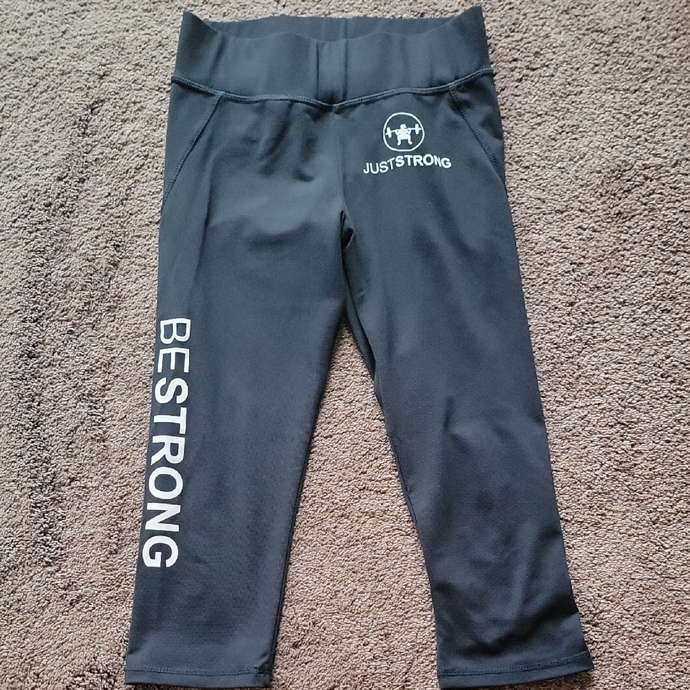 JUST STRONG Black CAPRI